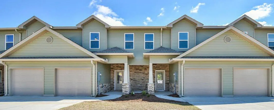 3 bed, 2.5 bath, 1614 sqft, $2,450 — Photo 1