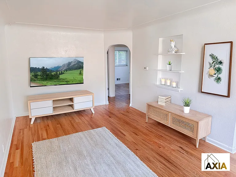 2479 S Corona St — Photo 3
