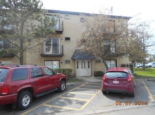 4128 Bonhill Dr #2A, Arlington Heights, IL 60004