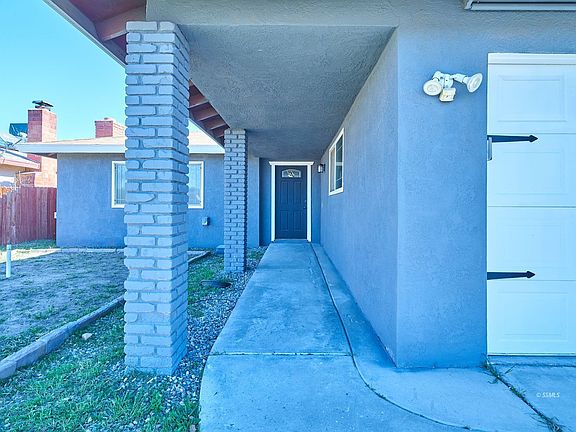 5th image of 416 Fountain St