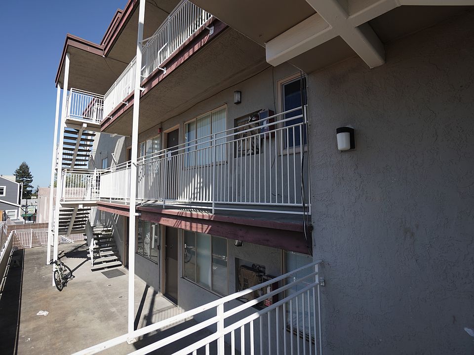 2nd image of 2540 Regent St #12545768