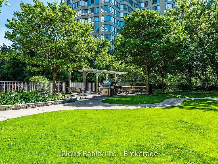156 Enfield Pl #302 — Photo 48