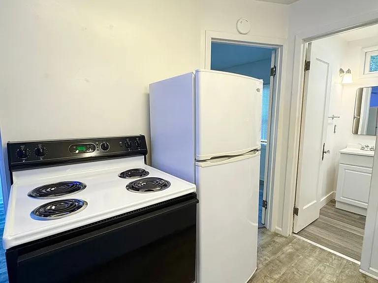 3198 School St — Photo 5