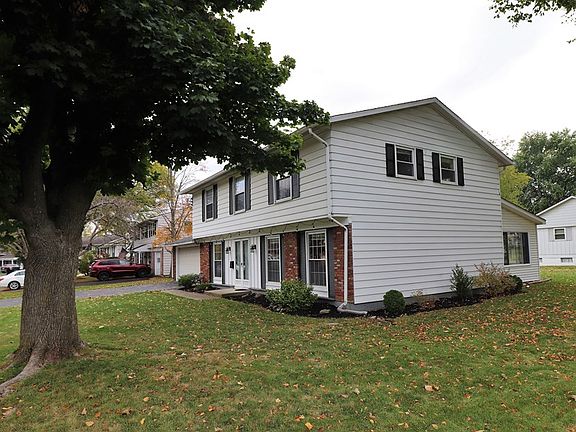 3rd image of 119 Lilac Dr