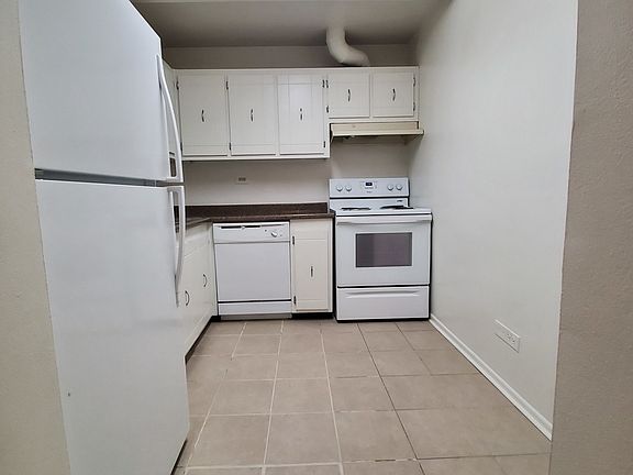 5th image of 700 Perrie Dr Unit 401