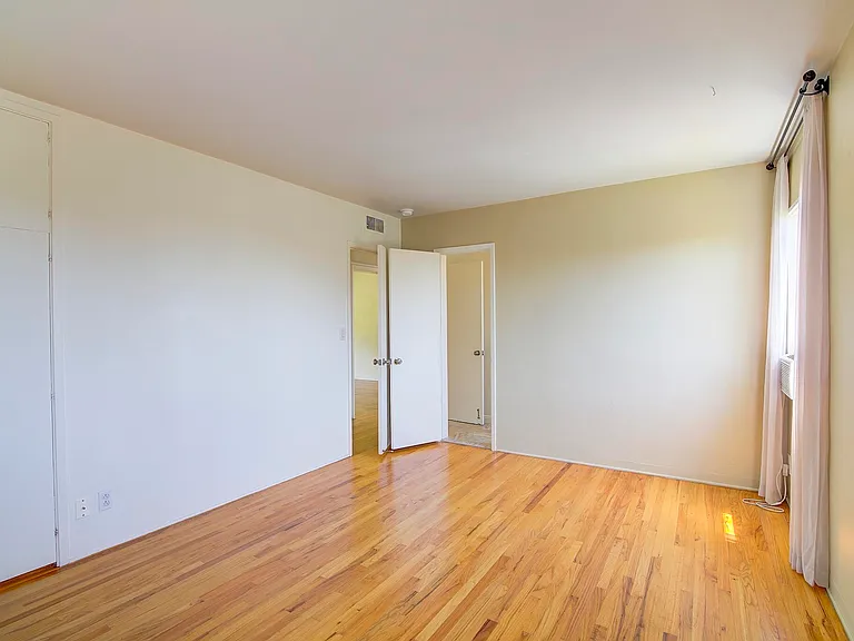 1802 Loma St — Photo 22
