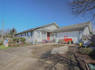 540 Colonial Ct, Tillamook, OR 97141
