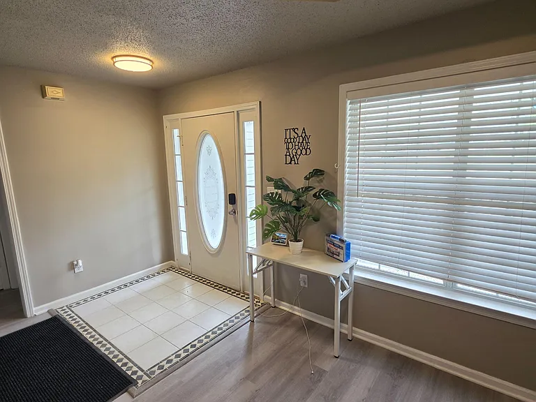 Ashley Trace Dr — Photo 8