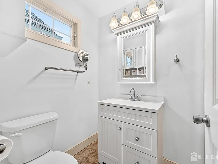 262 Prospect Ave — Photo 24