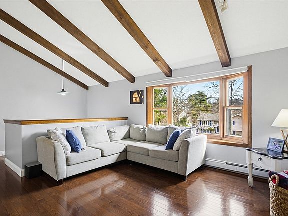 3rd image of 65 Ashtead Rd