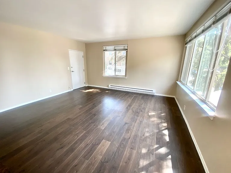 700 E Mercer — Photo 11