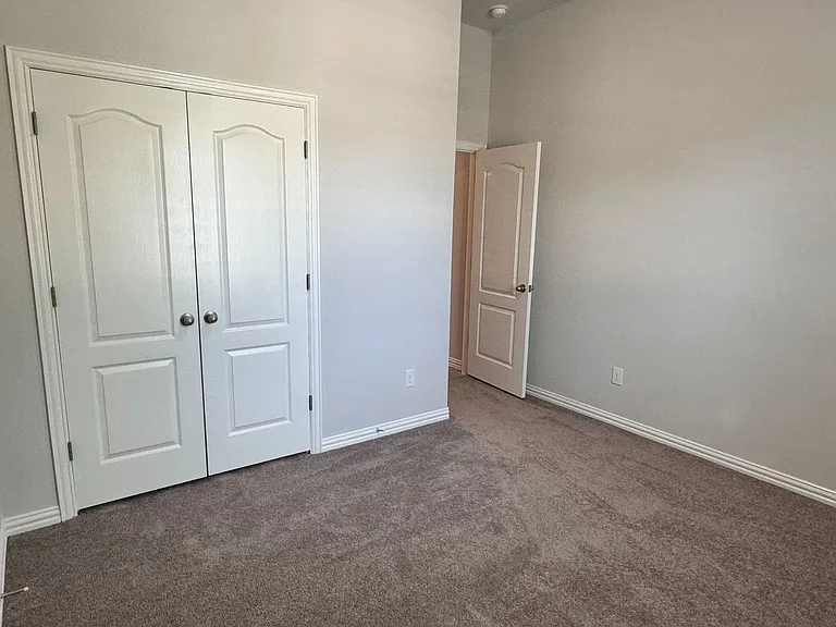 447 Prairie View Dr — Photo 12