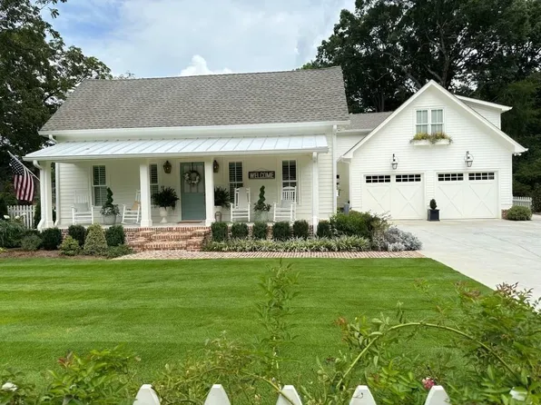 9656 Davis St, Braselton, GA 30517