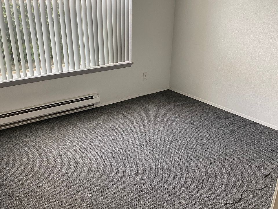1st image of 922 S 3rd St APT 7