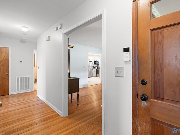 3rd image of 115 Jackson Ave