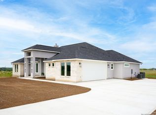 9831 Crow Ln, Adkins, TX 78101