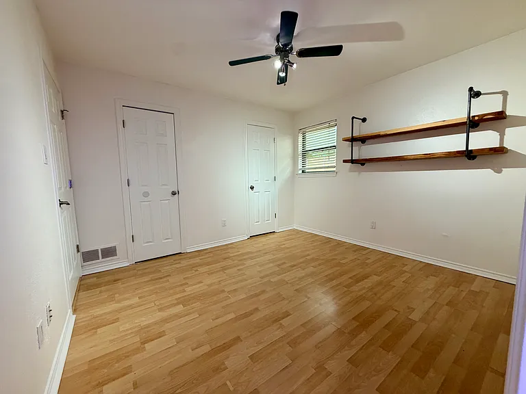 5045 Thunder Rd — Photo 26