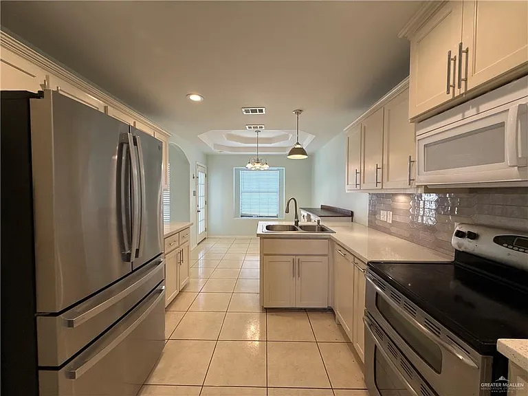 207 E Garfield St — Photo 15