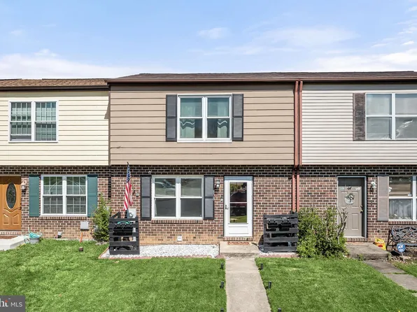 838 Ewing Dr, Westminster, MD 21158