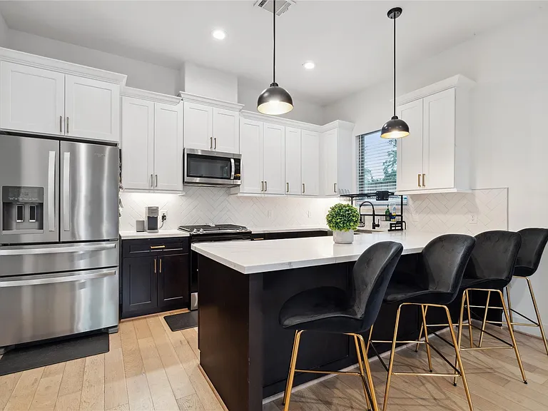 2607 Rosalie St — Photo 4