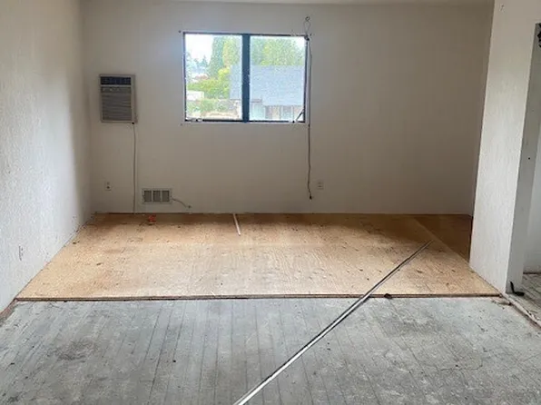 8633 S Thompson Avenue, Tacoma, WA 98444