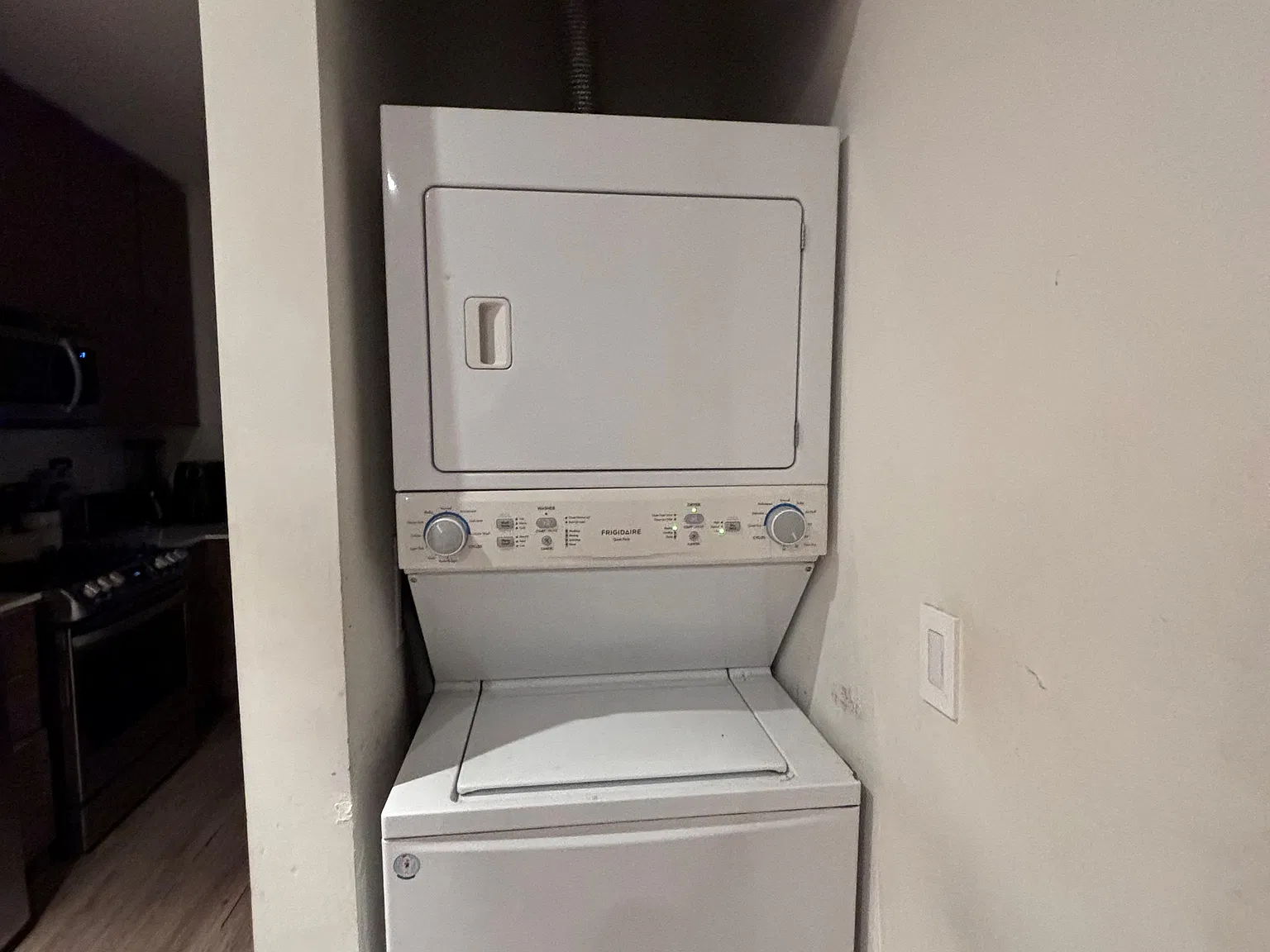 4 bed, 1238 sqft, $3,350 — Photo 2