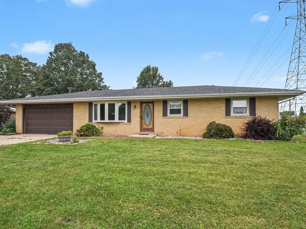 25751 Lily Creek Dr, Elkhart, IN 46514