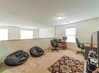 906 Penny Royal Ct, Arlington, TX 76002