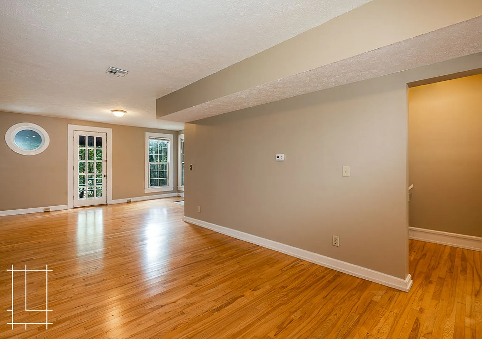 Neil House — Photo 2