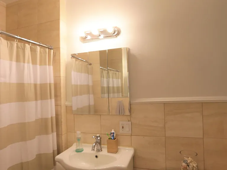 72 Hudson St #1C — Photo 11