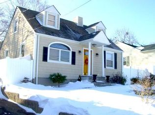 25 Kathwood Rd, Yonkers, NY 10710