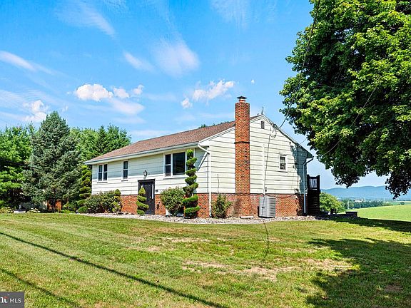2nd image of 236 Ridge Hill Rd