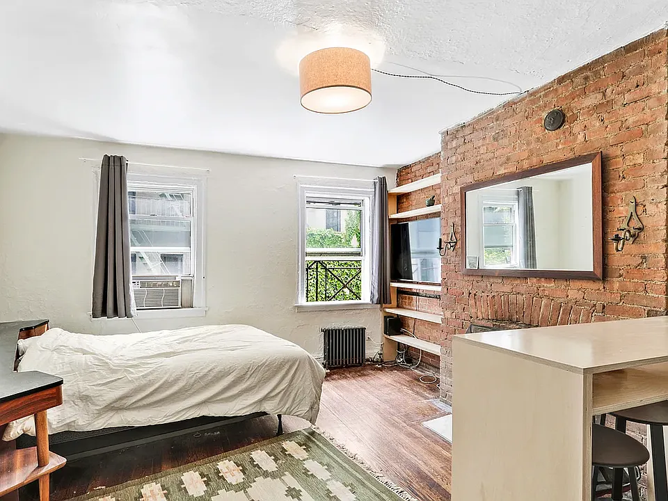729 Greenwich St #J30