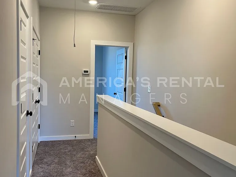 4826 Silas Ave — Photo 24