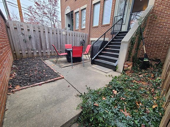 5th image of 506 E Vermont St