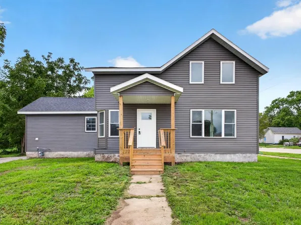 300 W Main St, Spring Valley, MN 55975