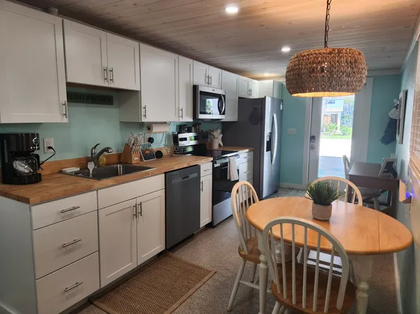 124 Coconut Dr #1, Fort Myers Beach, FL 33931