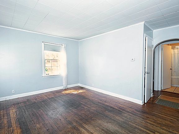 4th image of 26340 N Elmwood Ave
