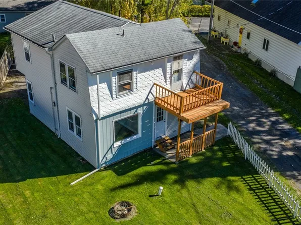 7606 Cameron Dr, Bridgeport, NY 13030