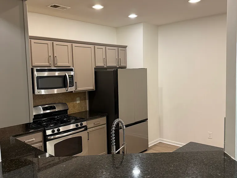 1818 Caswell Pkwy — Photo 5