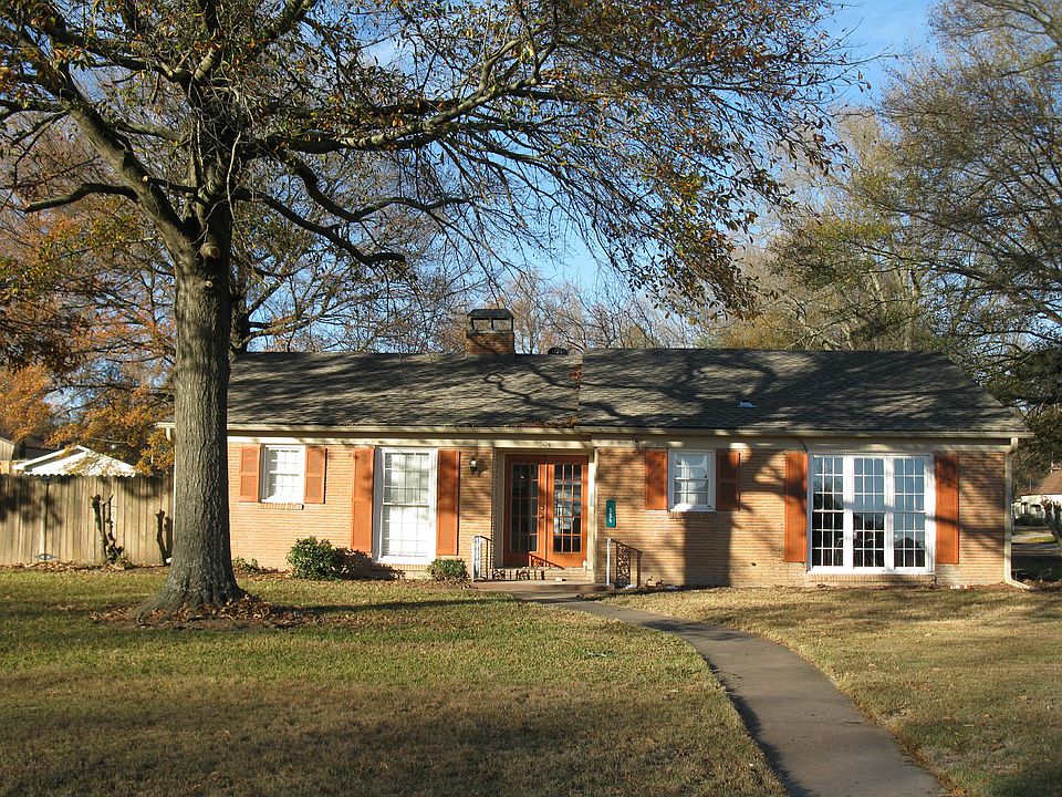 1st image of 504 W 17th St