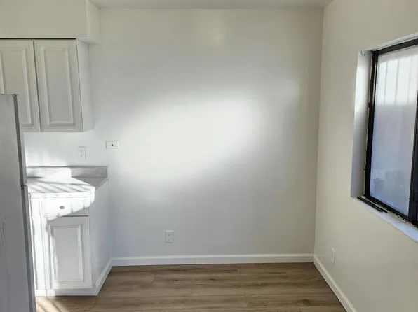 142 Rhode Island St SE, Albuquerque, NM 87108