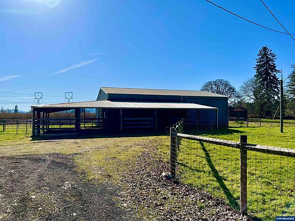 3rd image of 40544 McDowell Creek Dr