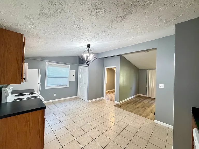 2511 S Ruston Ave — Photo 4
