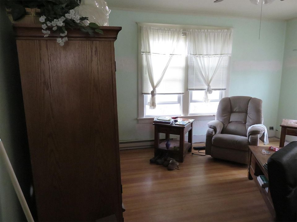 2nd image of 704 E 3rd St