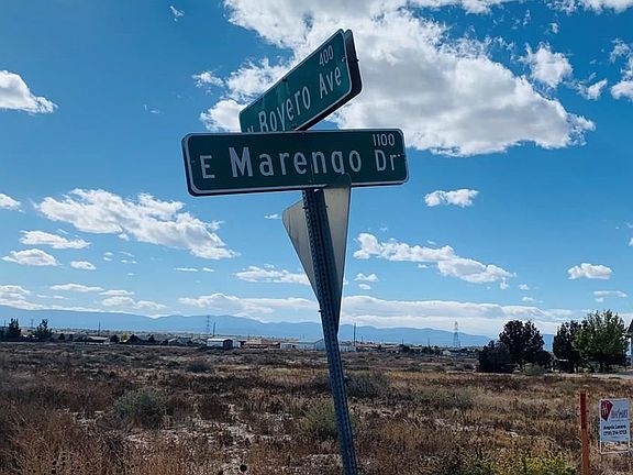 2nd image of 1192 E Marengo Dr