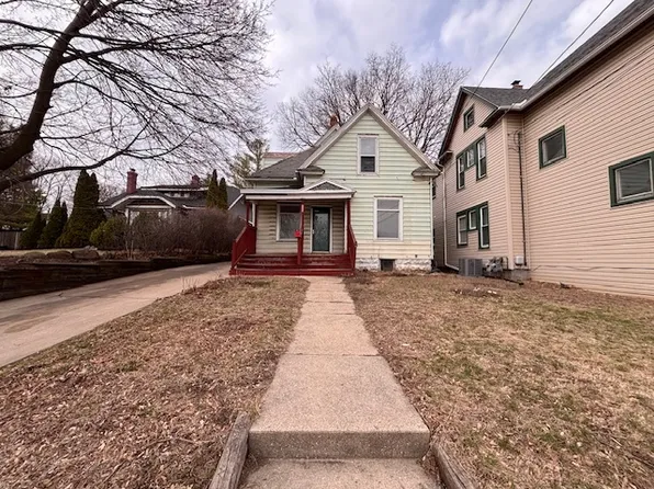1722 Charles St, Rockford, IL 61104