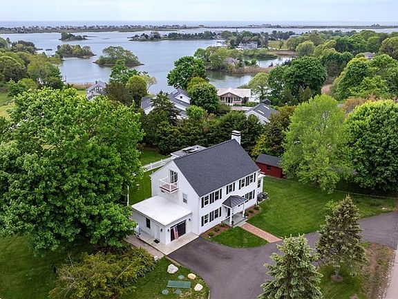 4th image of 229 Shore Rd