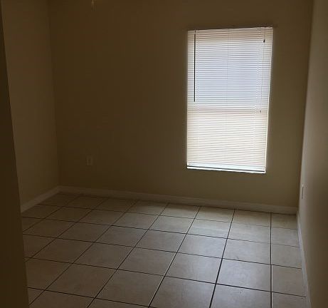 4th image of 1115 Fremont Park Ave