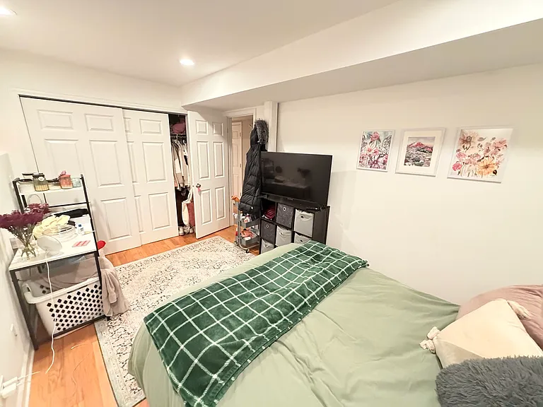 1330 W Roscoe St #1 — Photo 14